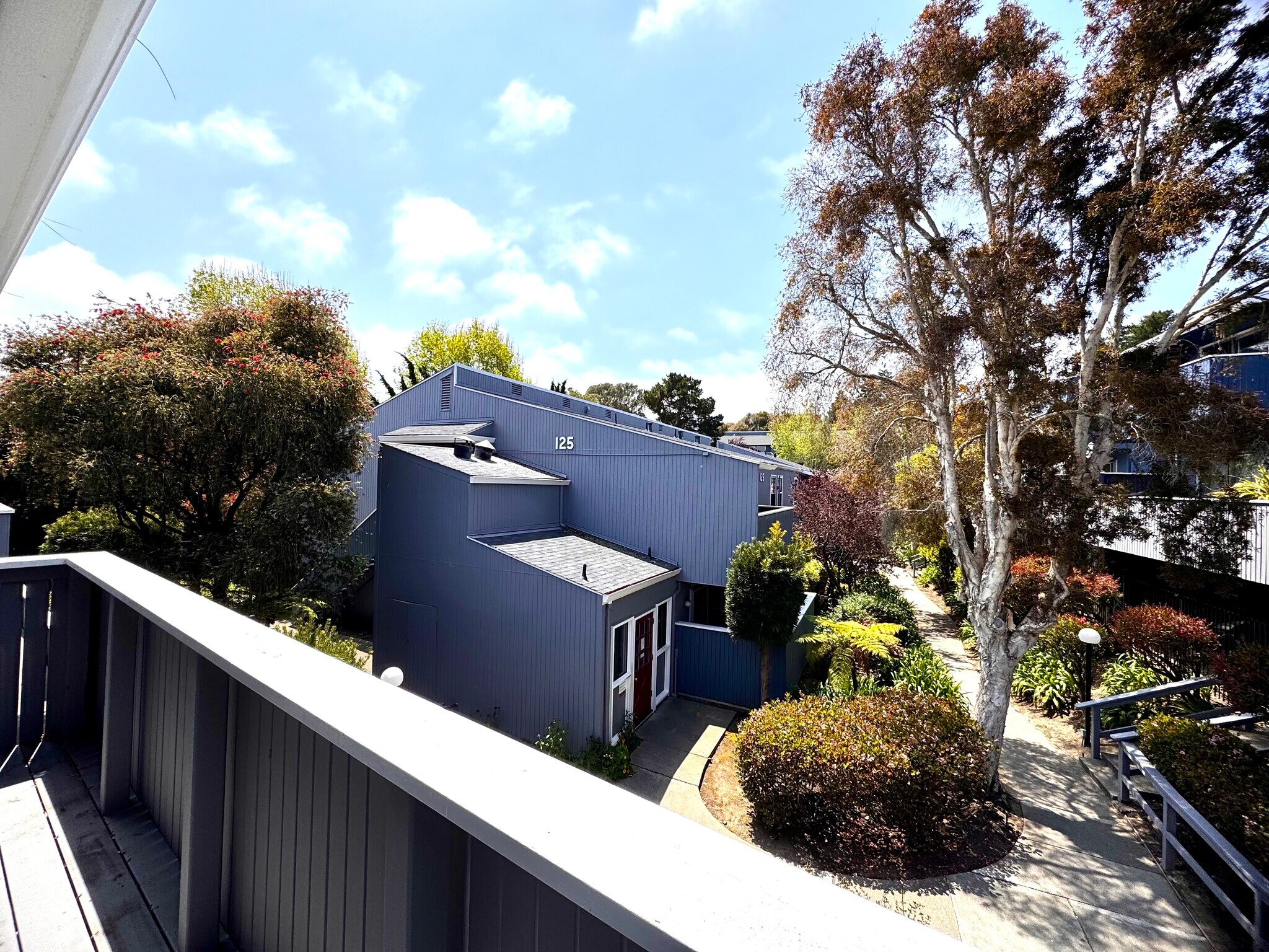 Building Photo - 109 Piccadilly Pl