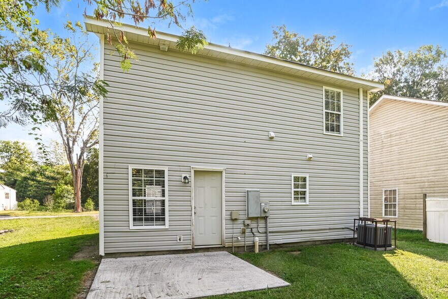Building Photo - 3002 Reid Ave