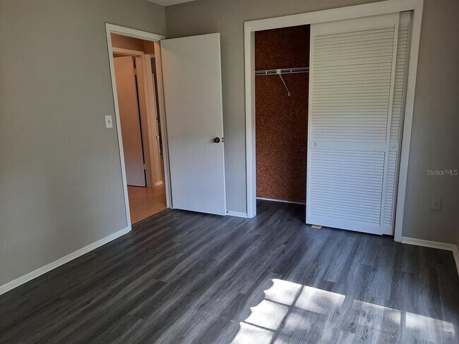 Building Photo - 13016 Serpentine Dr