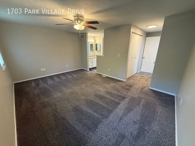 Building Photo - 1703 Park Village Dr