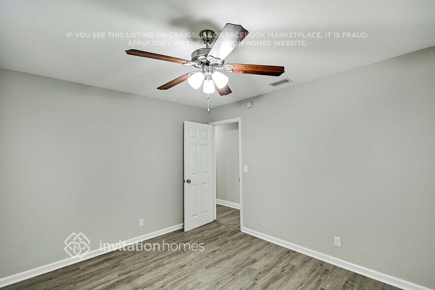 Building Photo - 530 S 13th Pl