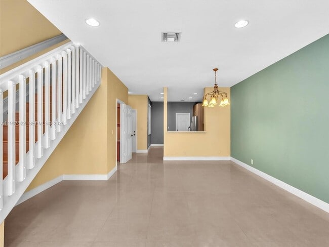 Building Photo - 3878 Tree Top Dr