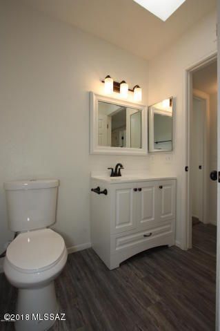 Building Photo - 3039 S Carmona Dr