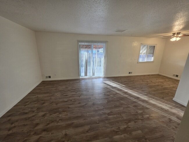 Building Photo - 545 N 25th St