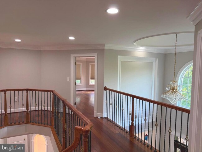 Building Photo - 6529 Fairlawn Dr