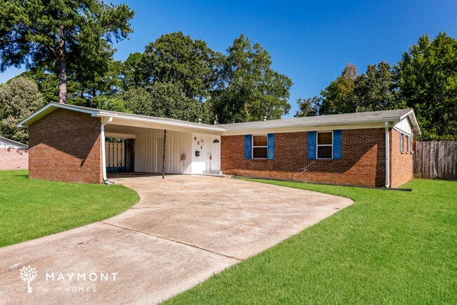 Building Photo - 927 W Lakeview Cir