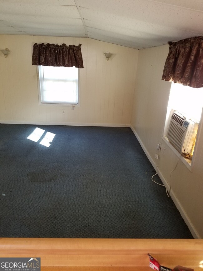 Building Photo - 7 David Dr