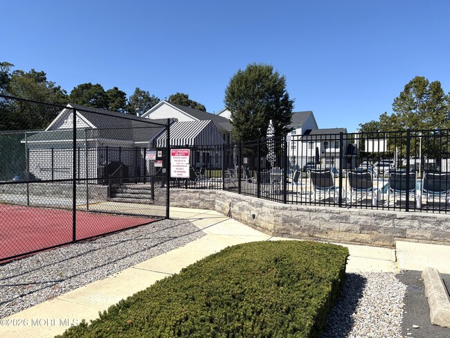 Building Photo - 2111 Waters Edge Dr