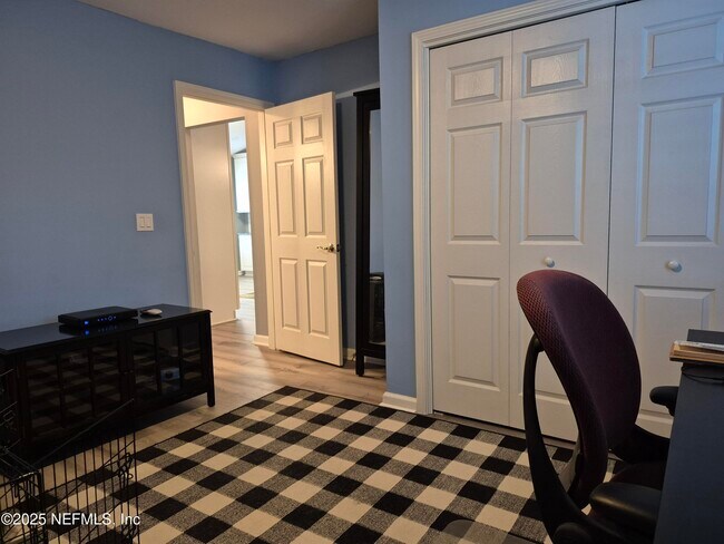 Building Photo - 1688 Northglen Cir