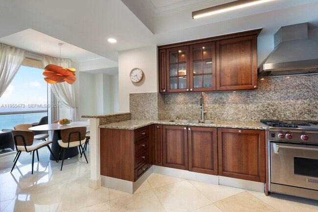 Building Photo - 17875 Collins Ave