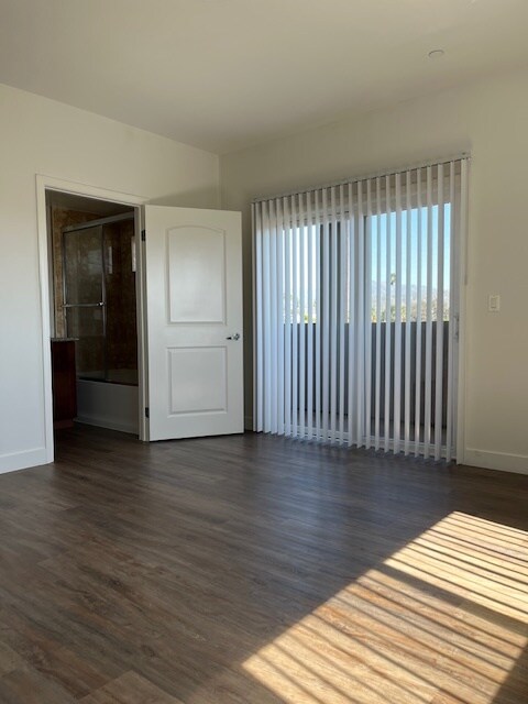 Building Photo - 6900 Laurel Canyon Blvd