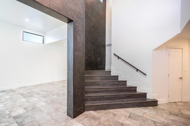 Building Photo - 1029 Calle Parque Dr