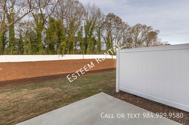 Building Photo - 103 Anise Ln