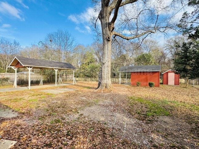 Building Photo - 6332 Pinebrook Dr