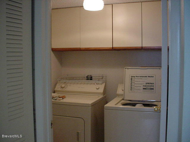 Building Photo - 300 Columbia Dr