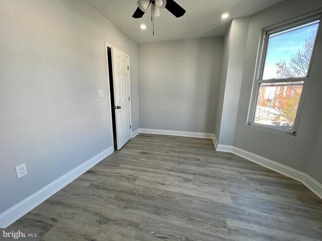 Building Photo - 5744 Delancey St