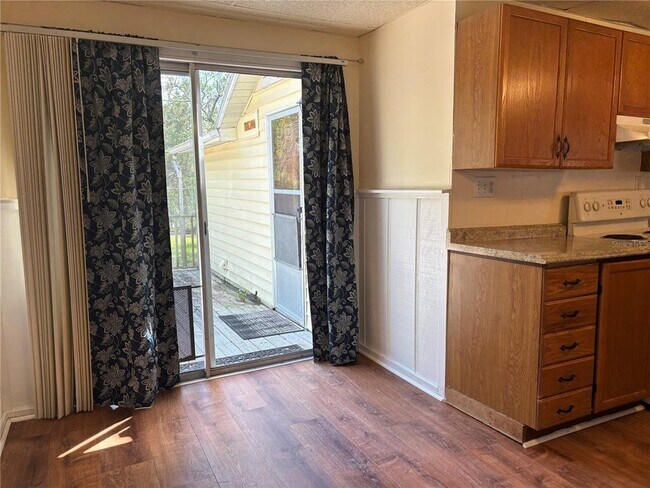 Building Photo - 128 2nd Ave SW