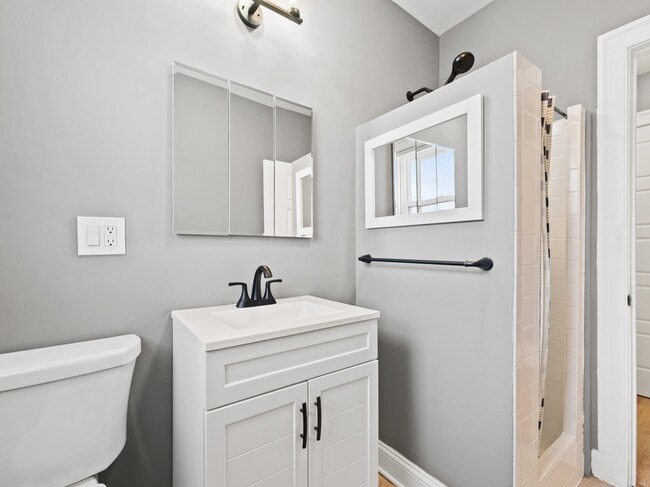 Building Photo - 7649 S Yates Blvd