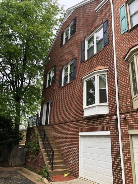 Building Photo - 4105 Cherry Hill Rd