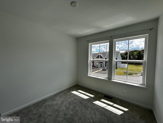 Building Photo - 220 Gentle Breeze Dr