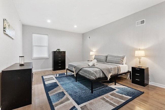 Building Photo - 1611 N 27th St