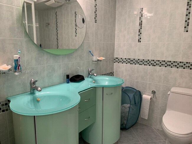 Building Photo - 251 174th St