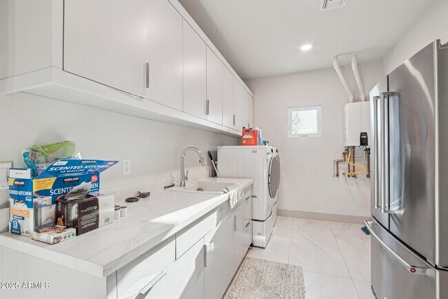Building Photo - 17934 W Estes Way