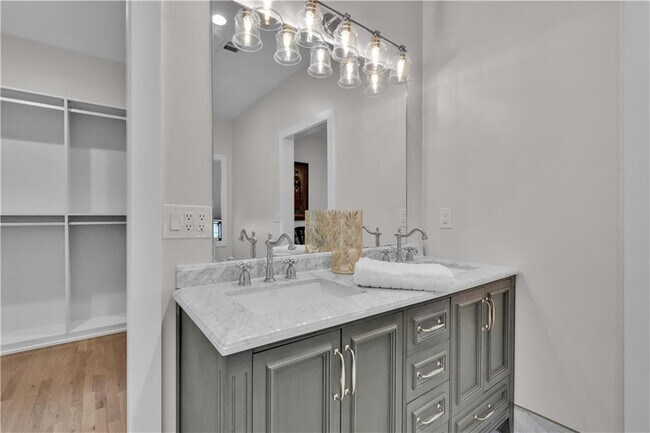 Building Photo - 225 Jayne Ellen Way