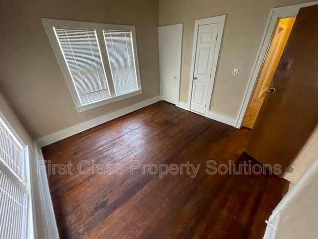 Building Photo - 121 NW 29th St