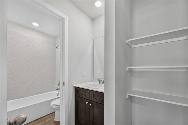 Building Photo - 503 Red Dr