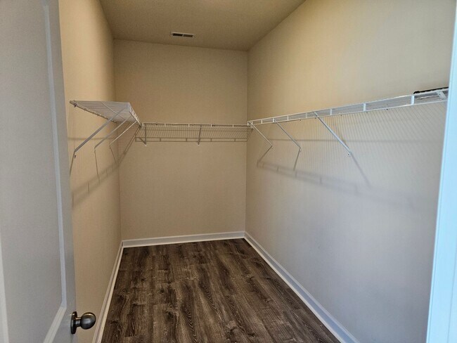 Building Photo - 3 Bedroom, 2 bath unfurnished home located in Bridgeport Community in Sneads Ferry