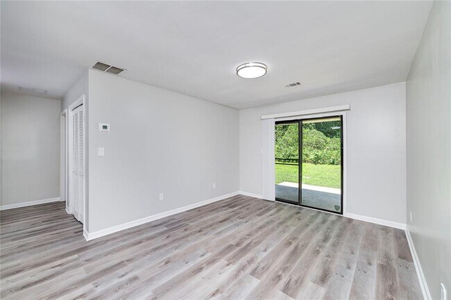 Building Photo - 345 Santa Fe Trail