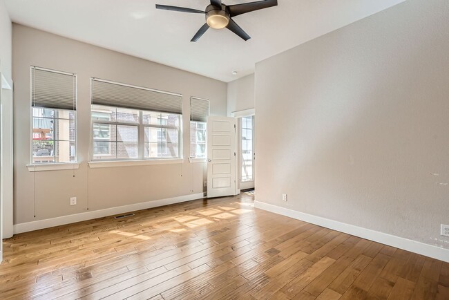 Building Photo - Beautiful- Open Concept - Updated - Main f...