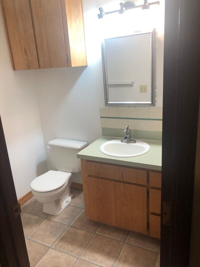 Building Photo - RC05