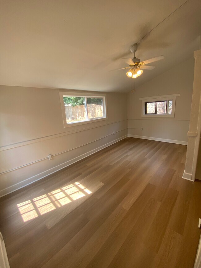 Building Photo - 335 E Elizabeth St