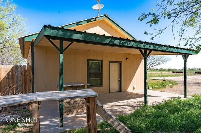 Building Photo - 542 McCartney Lane