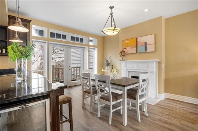 Building Photo - Luxurious 5-Bedroom Rental in the Heart of...