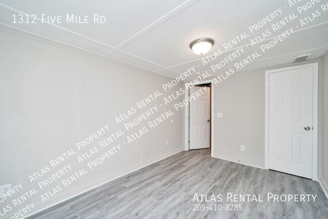 Building Photo - 1312 5 Mile Rd