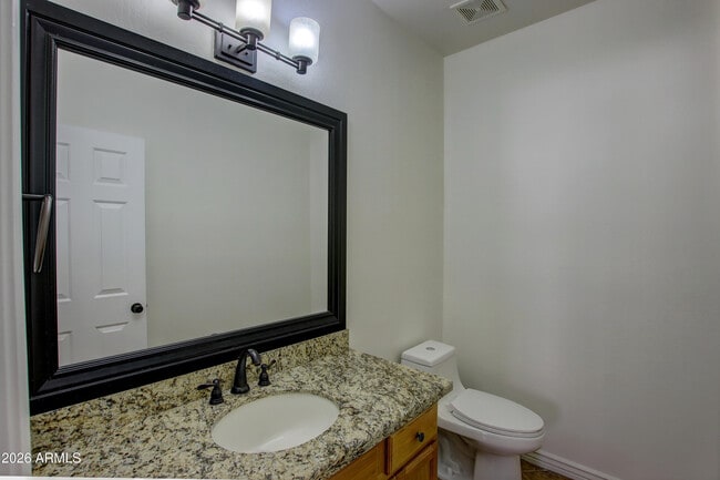 Building Photo - 1918 E Marilyn Rd