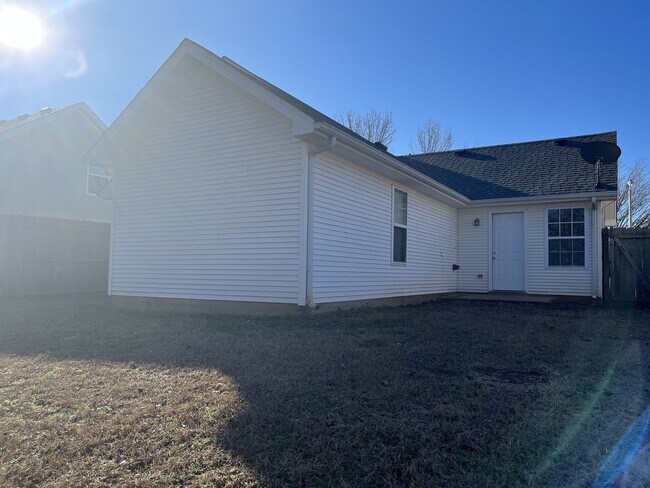 Building Photo - 5070 Boyd Dr