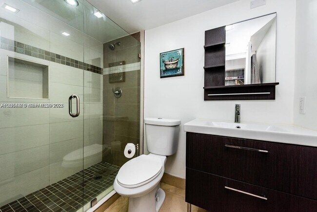 Building Photo - 2081 S Ocean Dr