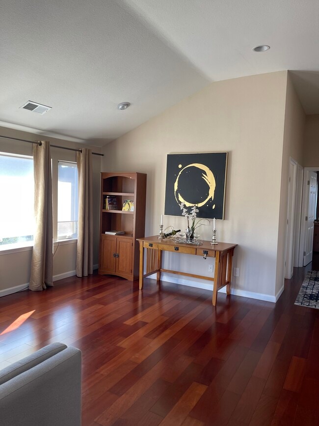 Building Photo - 617 Liberty St