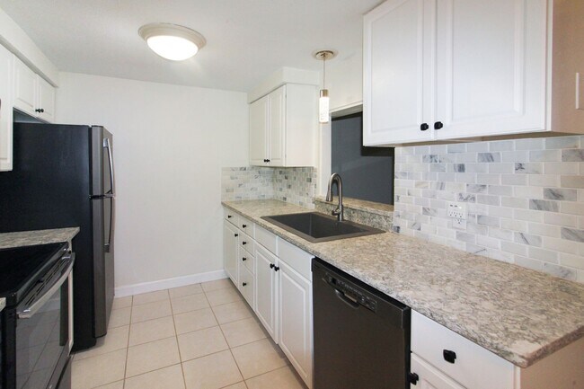 Building Photo - 401 Circlewood Dr