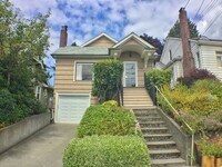 Building Photo - Beautiful Maple Leaf Home