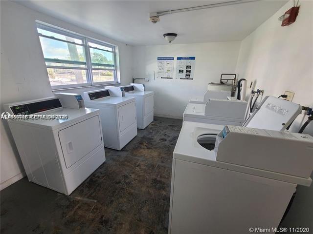 Building Photo - 15225 NE 6th Ave