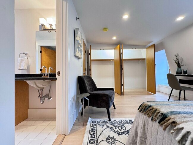 Building Photo - 51 Market St