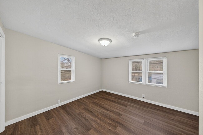 Building Photo - 336 Smith St