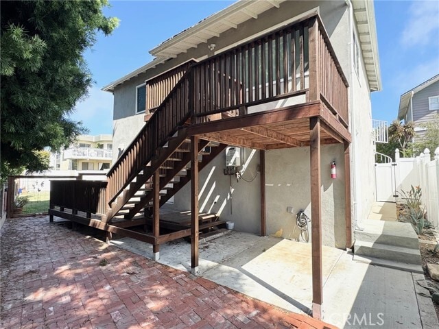 Building Photo - 221 S Helberta Ave