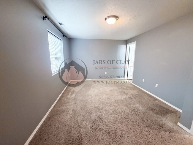 Building Photo - Single-Level Albany Charm! 2BR/2BA Bungalow with Vaulted Ceilings & Fenced Yard!