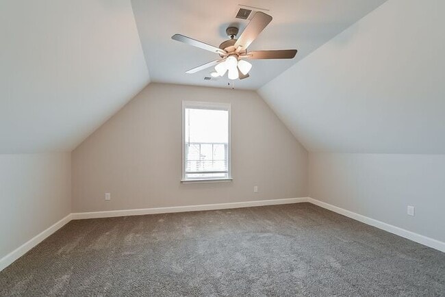Building Photo - Now Leasing a 4-bedroom 2.5 bath home in W...
